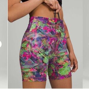 Lululemon Wunder Train High-Rise Short (vivid floral tone multi)